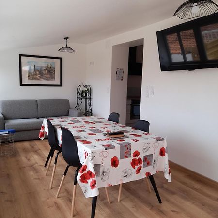 Logement Lumineux Avec Terrasse Ла-Рош-сюр-Йон Экстерьер фото
