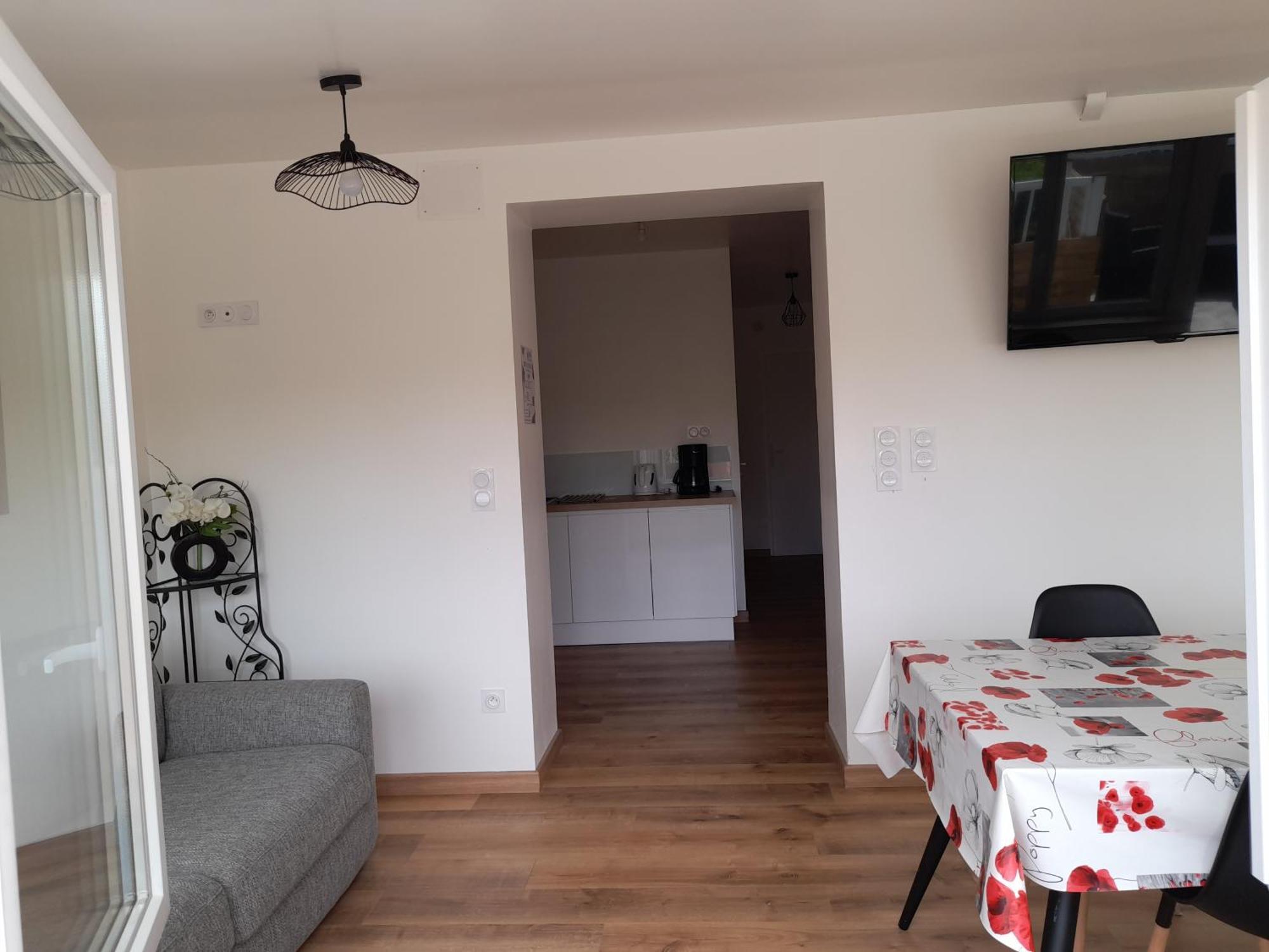 Logement Lumineux Avec Terrasse Ла-Рош-сюр-Йон Экстерьер фото