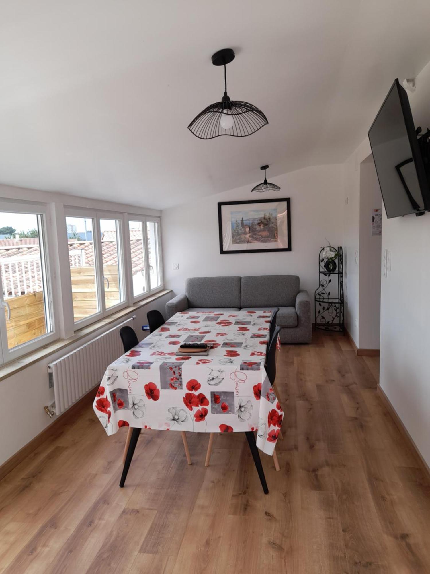 Logement Lumineux Avec Terrasse Ла-Рош-сюр-Йон Экстерьер фото