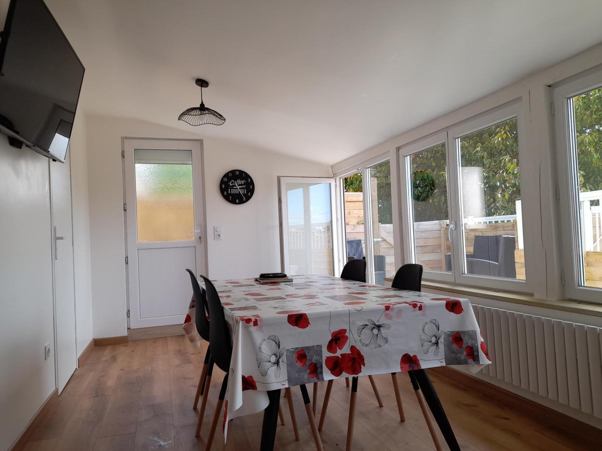 Logement Lumineux Avec Terrasse Ла-Рош-сюр-Йон Экстерьер фото